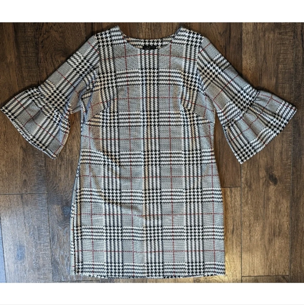 Violet B Woman's Houndstooth W/ Red Accent Dress Size 1X Stretch Bell Sleeves.